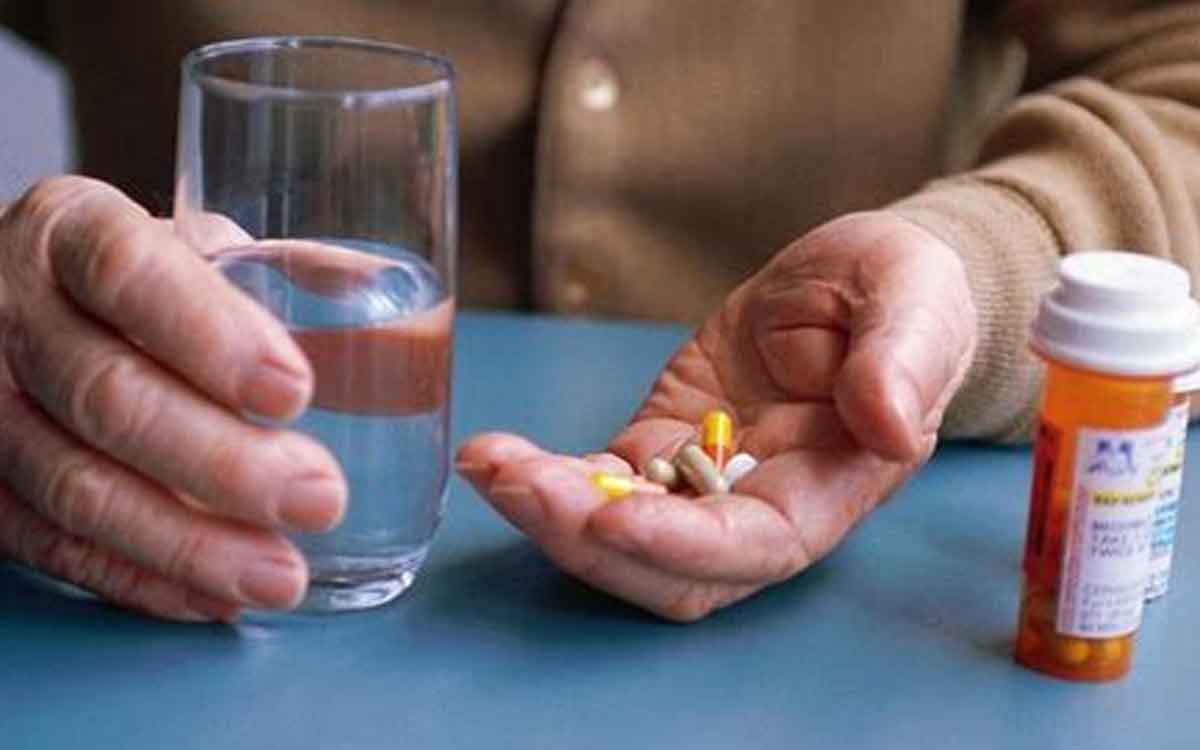 Medicine | వైద్యుల‌ను అడ‌గ‌కుండా మందుల‌ను వాడుతున్నారా.. ఈ కాంబినేష‌న్ల‌తో జాగ్ర‌త్త‌..
