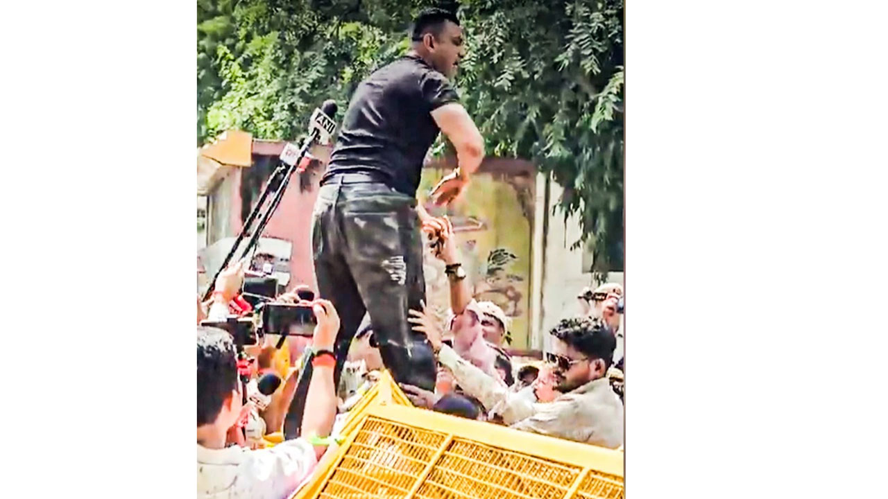 ఈ20ని నిలిపివేయాల్సిందే