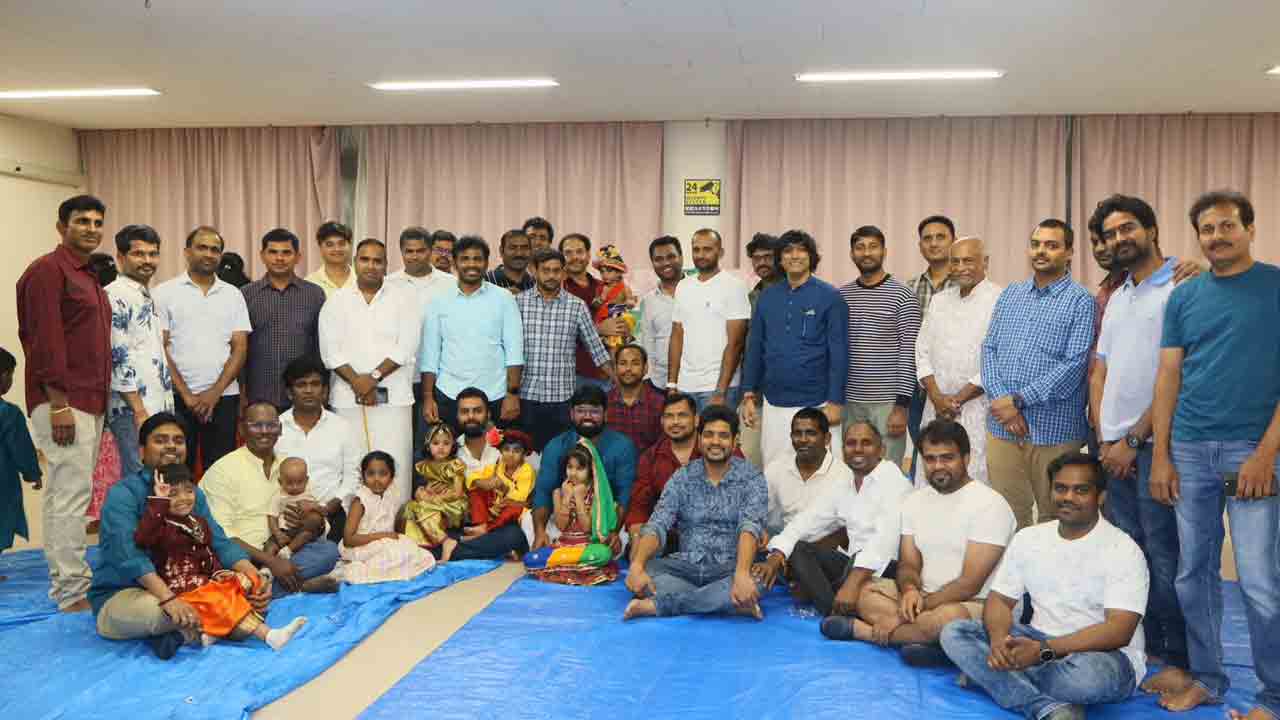 Srikrishna Janmashtami | టోక్యోలో ఘనంగా ‘శ్రీకృష్ణ జన్మాష్టమి’.. రాధ, చిన్ని కృష్ణుడి వేషధారణతో అలరించిన చిన్నారులు..!