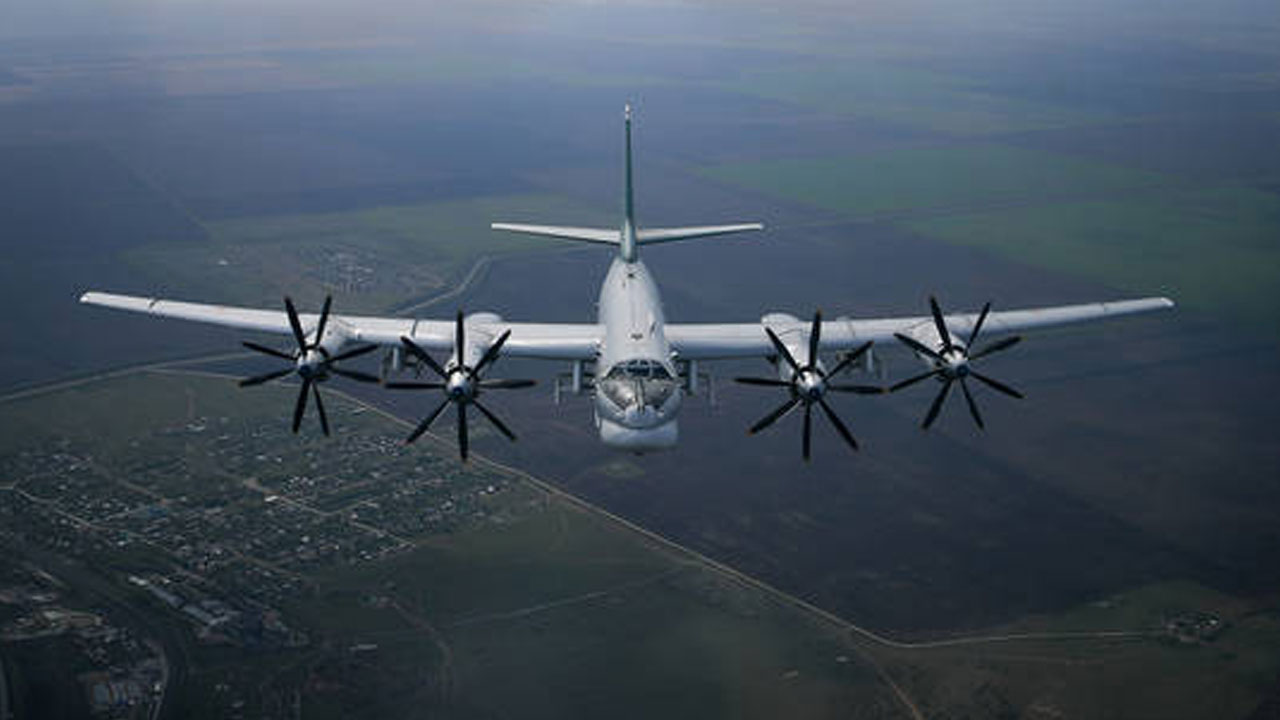 Bomber Crashes: కూలిన టీయూ-95 బాంబ‌ర్‌.. ఆరుగురు సిబ్బంది మృతి