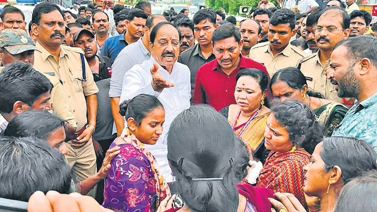 అనుమానాస్పదస్థితిలో నర్సింగ్‌ విద్యార్థిని మృతి