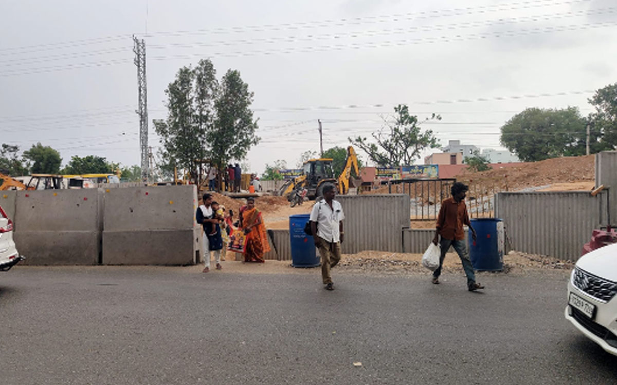చౌటుప్పల్లో నత్తనడకన అండర్ పాస్ వంతెన పనులు