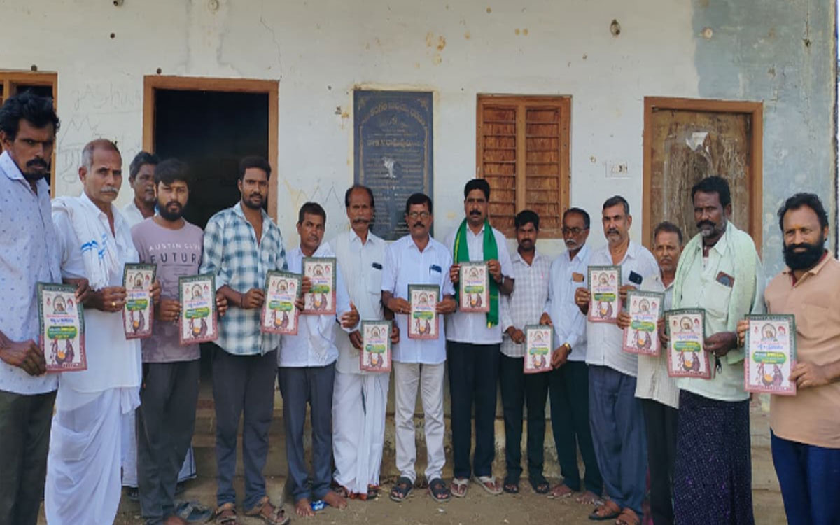'గిరిజన హక్కులను కాలరాస్తున్న కేంద్రం.. మాట తప్పిన రాష్ట్ర ప్రభుత్వం'