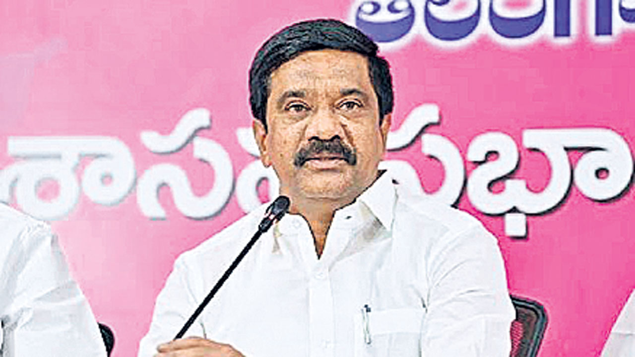 రోగుల పరామర్శను రాజకీయం చేస్తరా?