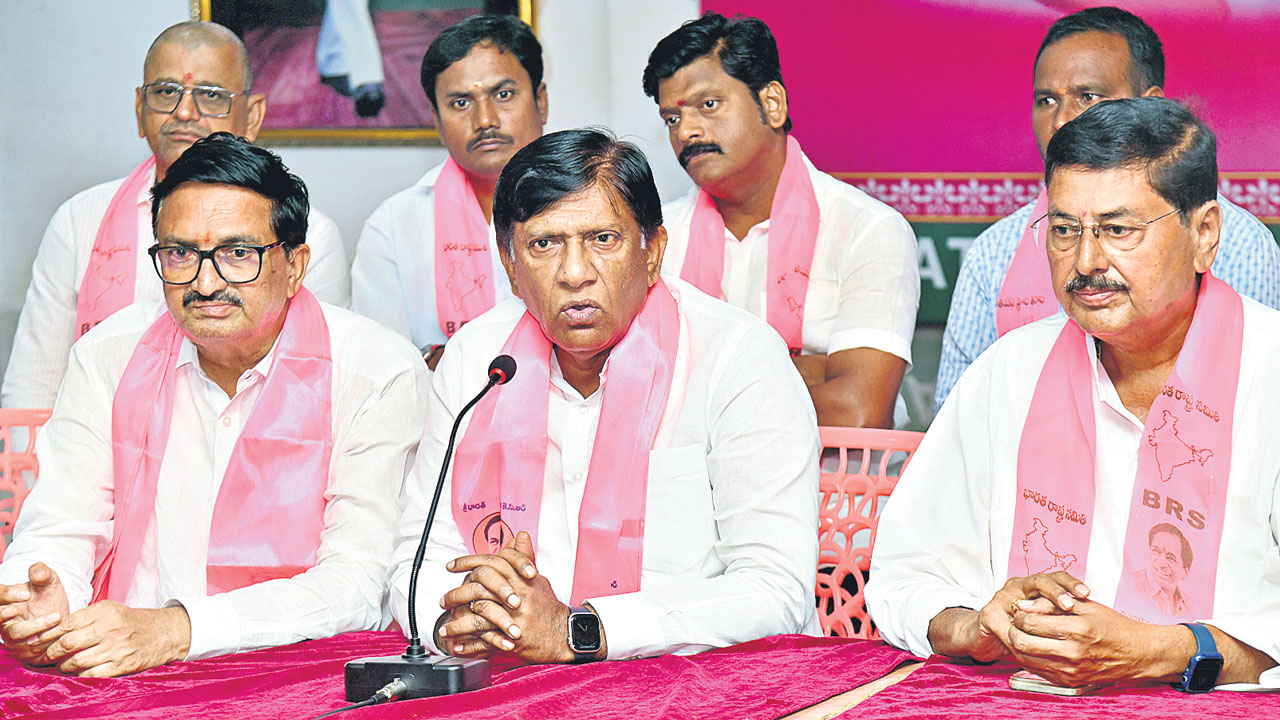 పోలీసుల దాడి అమానుషం