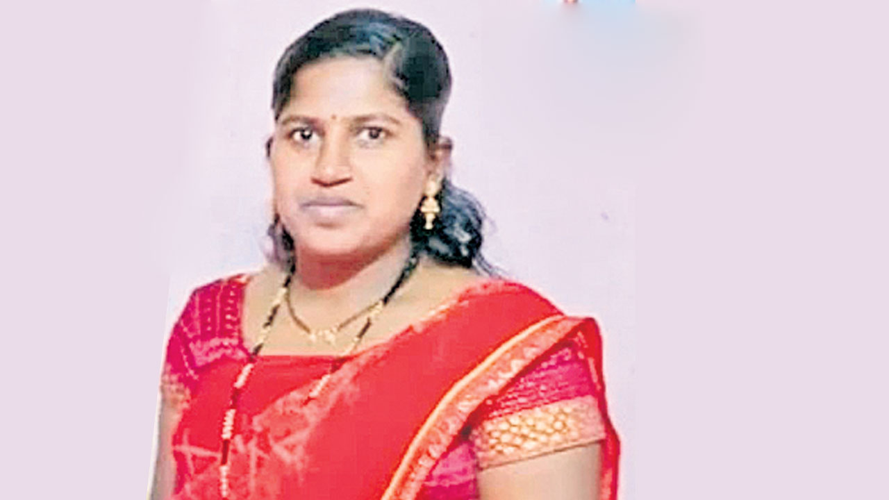 జాతీయ రెజ్లర్‌.. పిల్లలతో ఆత్మహత్య