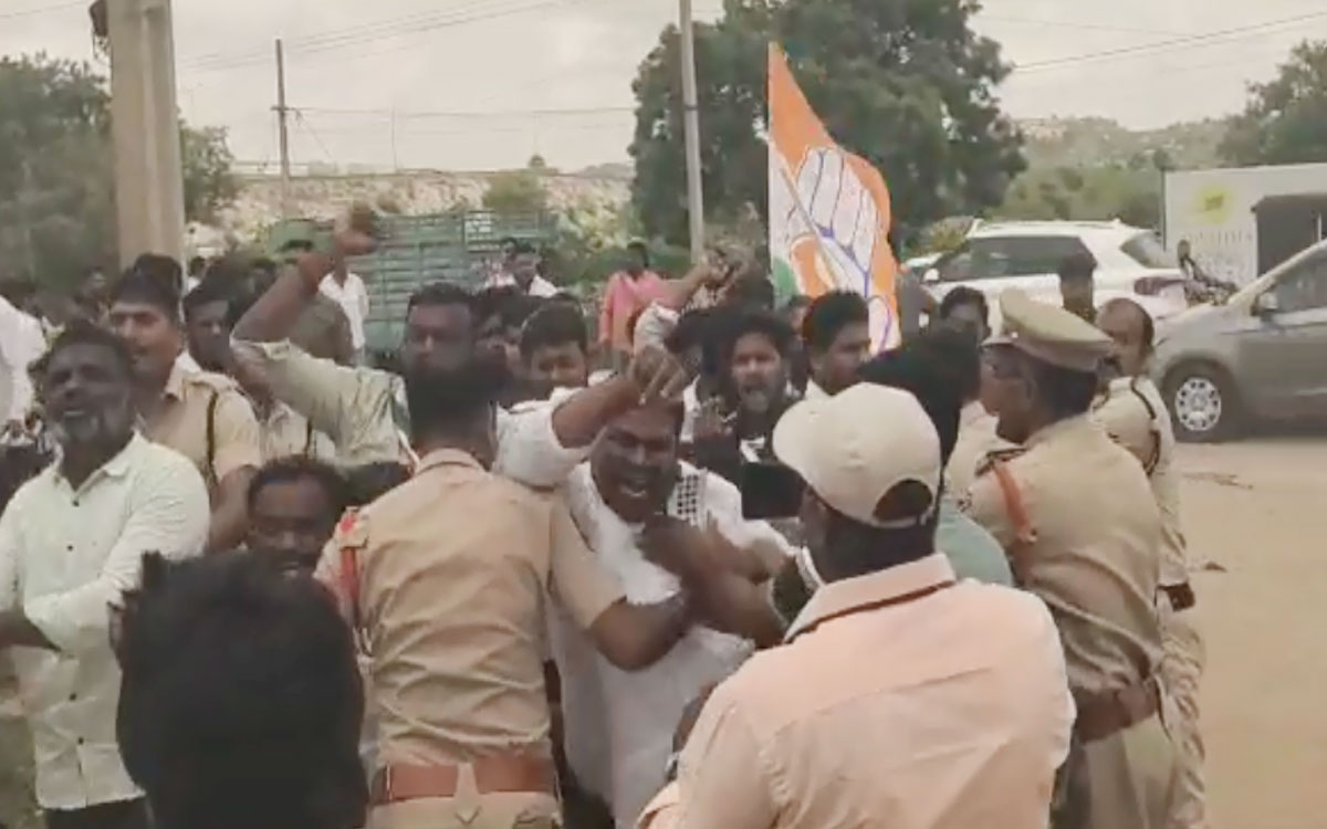 భువనగిరిలో ఉద్రిక్తత