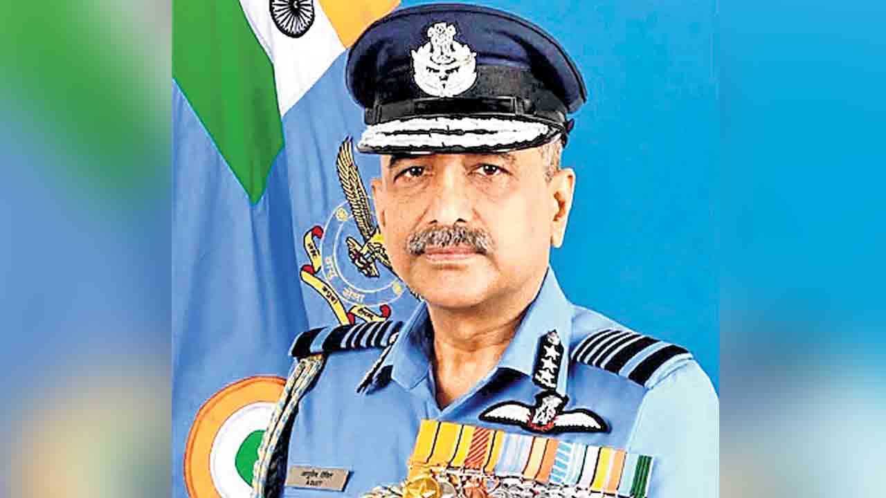 ఐఏఎఫ్‌ కొత్త చీఫ్‌గా అశుతోష్‌ దీక్షిత్‌