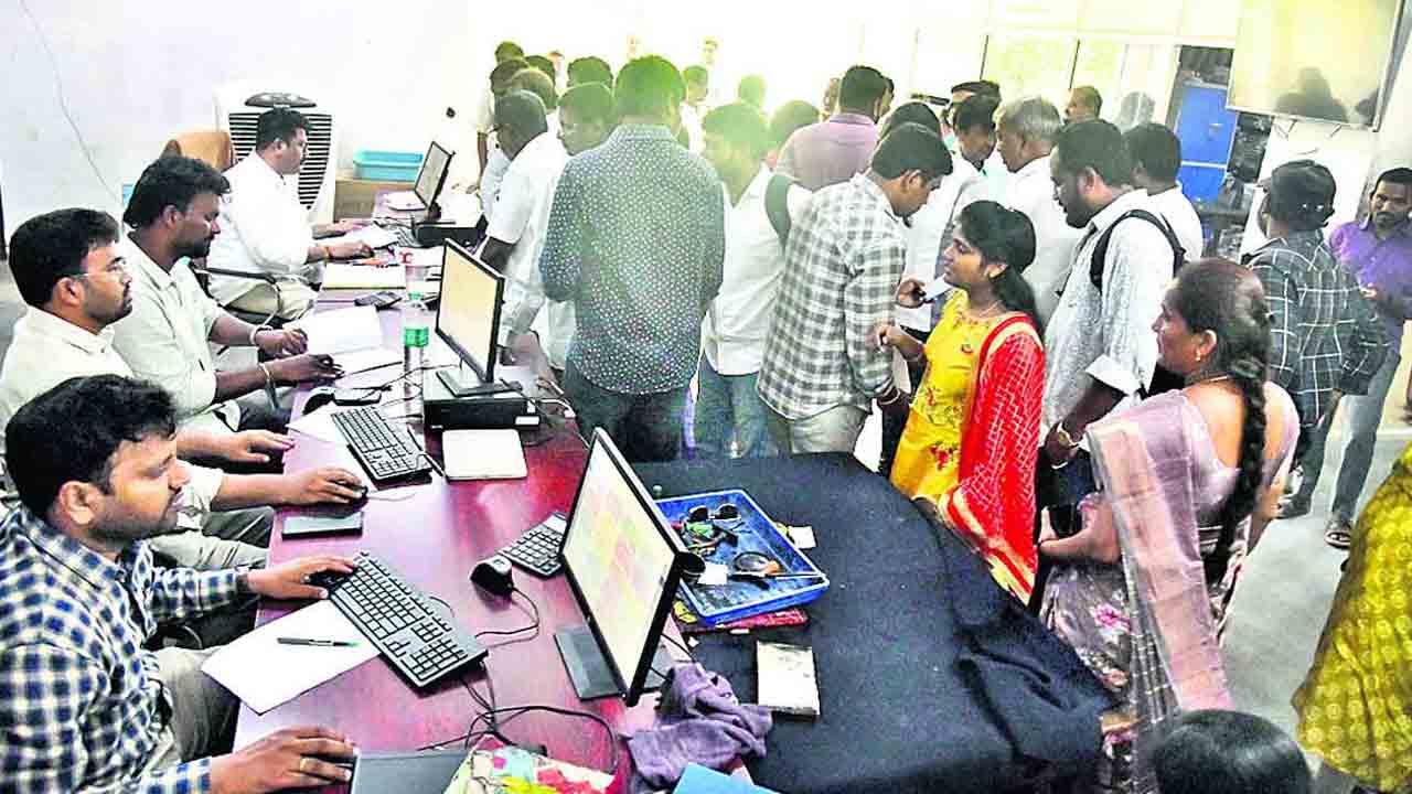 అగ్రివర్సిటీలో ఉద్యోగాలు.. ఈ నెల 12న ఇంటర్వ్యూలు
