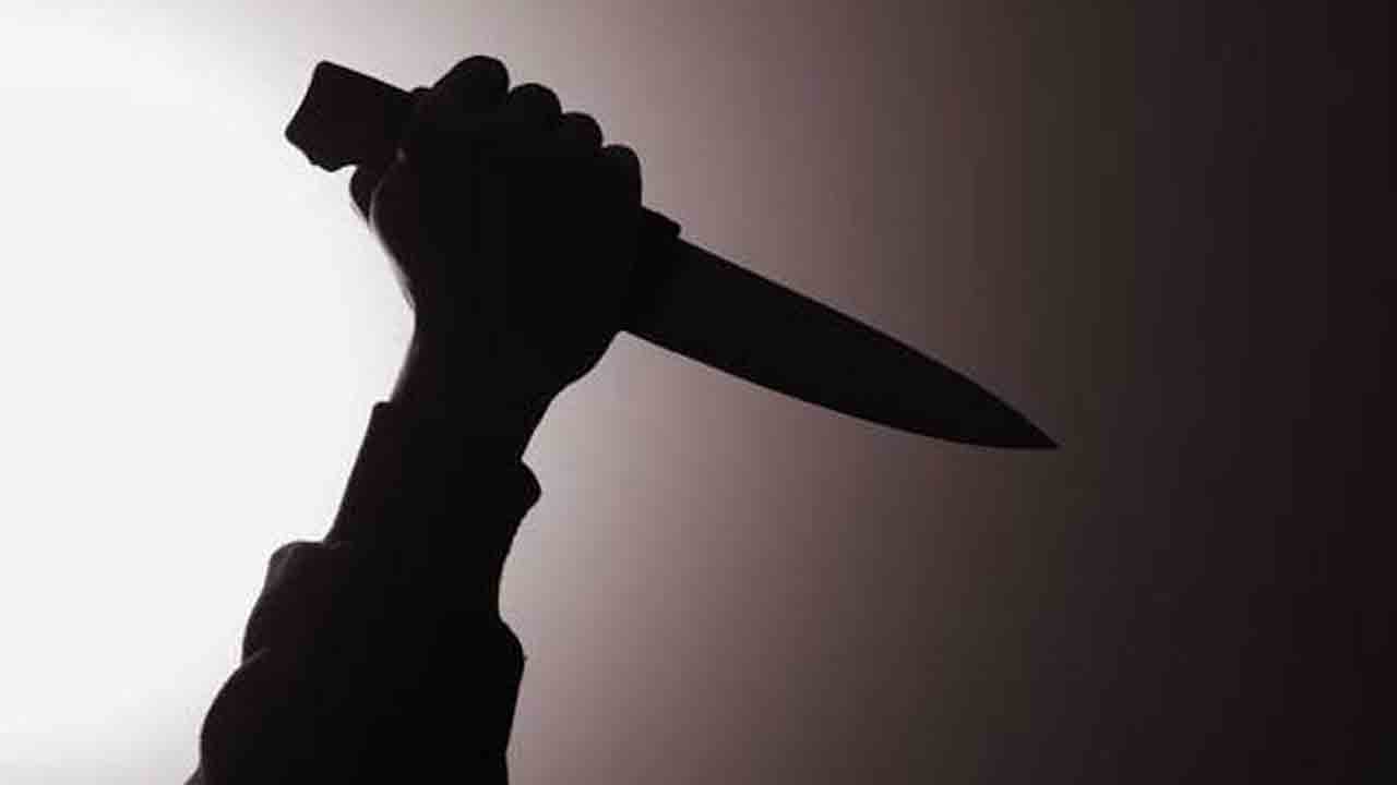 కానిస్టేబుల్‌పై కత్తితో దాడి