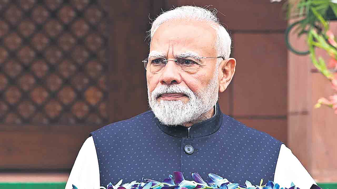 మోదీ డిగ్రీ వివరాలు వ్యక్తిగతం
