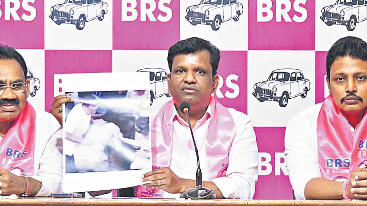 ఢిల్లీలో నిరసనలు.. తెలంగాణలో కేసులా?