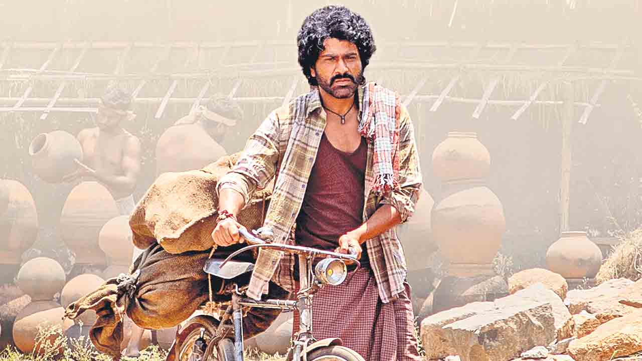 ఎగిలివారంగ లేసి.. ఇల్లలికి పూదిచ్చి దిగుట్ల దేవతలకు దీపాలే ముట్టిచ్చి..