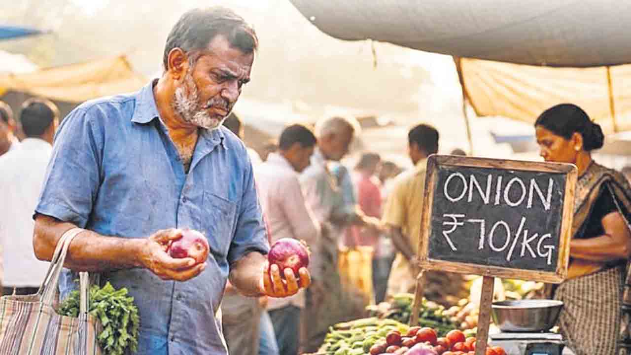 ఉల్లితో ఘాటెక్కిన ధరలు.. గత నెలలో రెండేండ్ల గరిష్ఠానికి ద్రవ్యోల్బణం