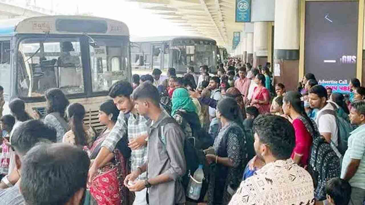 ప్రయాణికుల రద్దీకి అదనపు బస్సులు : ఎండీ