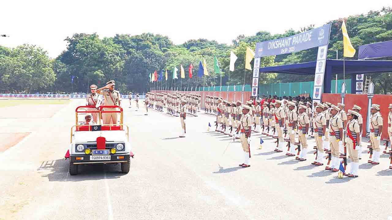 పోలీసులకే ప్రజల కన్నీళ్లు తుడిచే అవకాశం