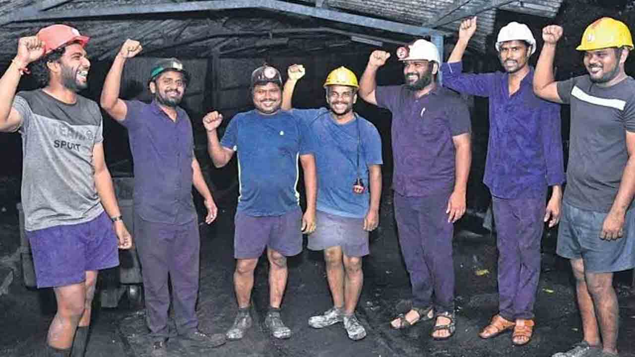 సింగరేణి కార్మికులకు రూ.596 కోట్ల వాటా