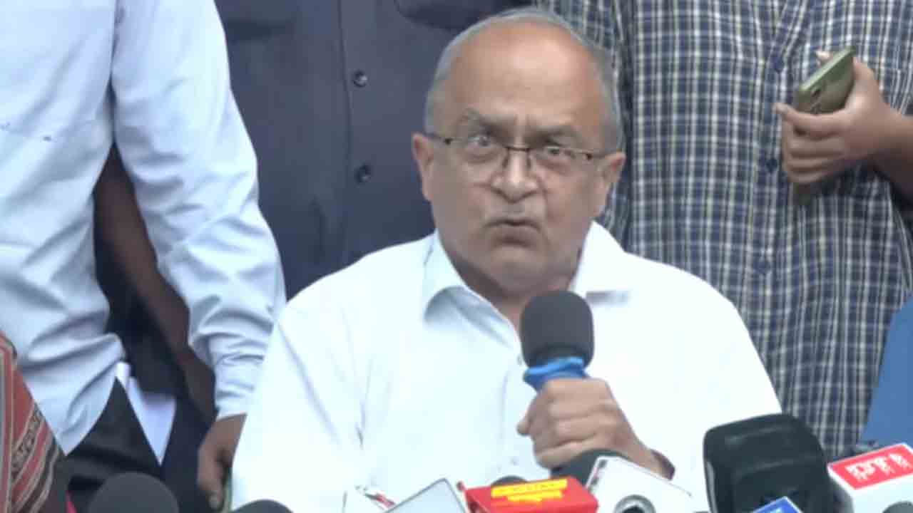 పాలన మార్పును కోరుకోవడం తప్పా : ప్రశాంత్‌ భూషణ్‌