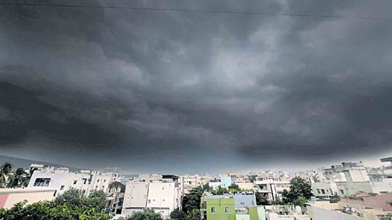 దేశంలోకి ఈశాన్య రుతుపవనాలు