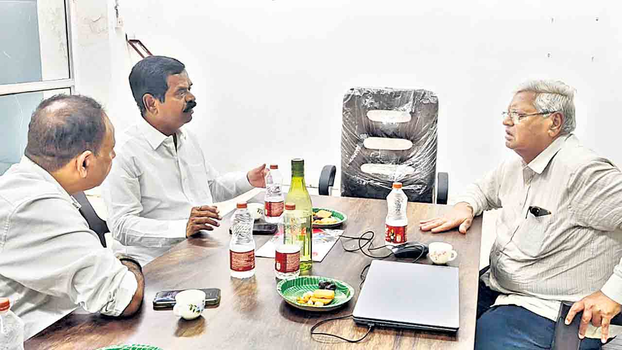 చిన్నగోప్లాపూర్‌లో మూడు పంపులు ఆన్‌
