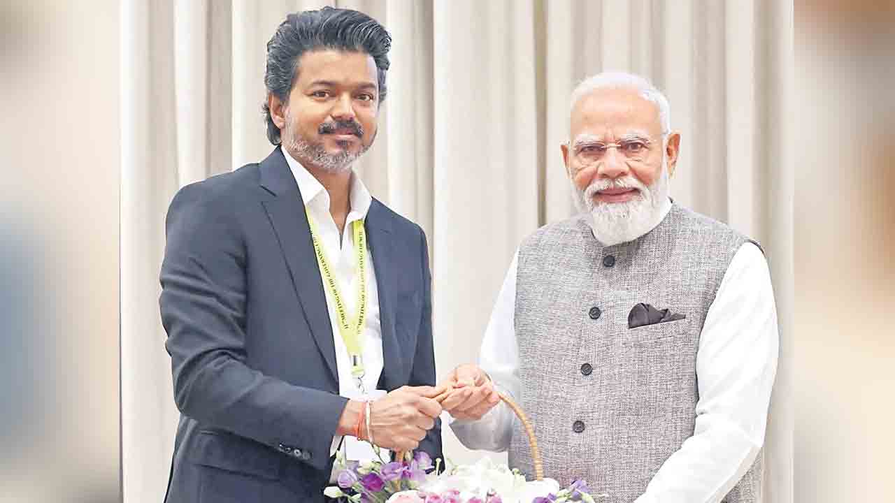 బీజేపీతోనూ సఖ్యతే.. ఆచితూచి వ్యవహరిస్తున్న సీఎం విజయ్‌