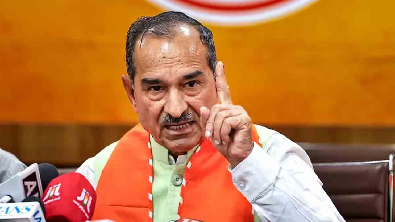 అమెరికా-పాక్‌ మధ్య యుద్ధం వస్తే బీజేపీ పాక్‌వైపే