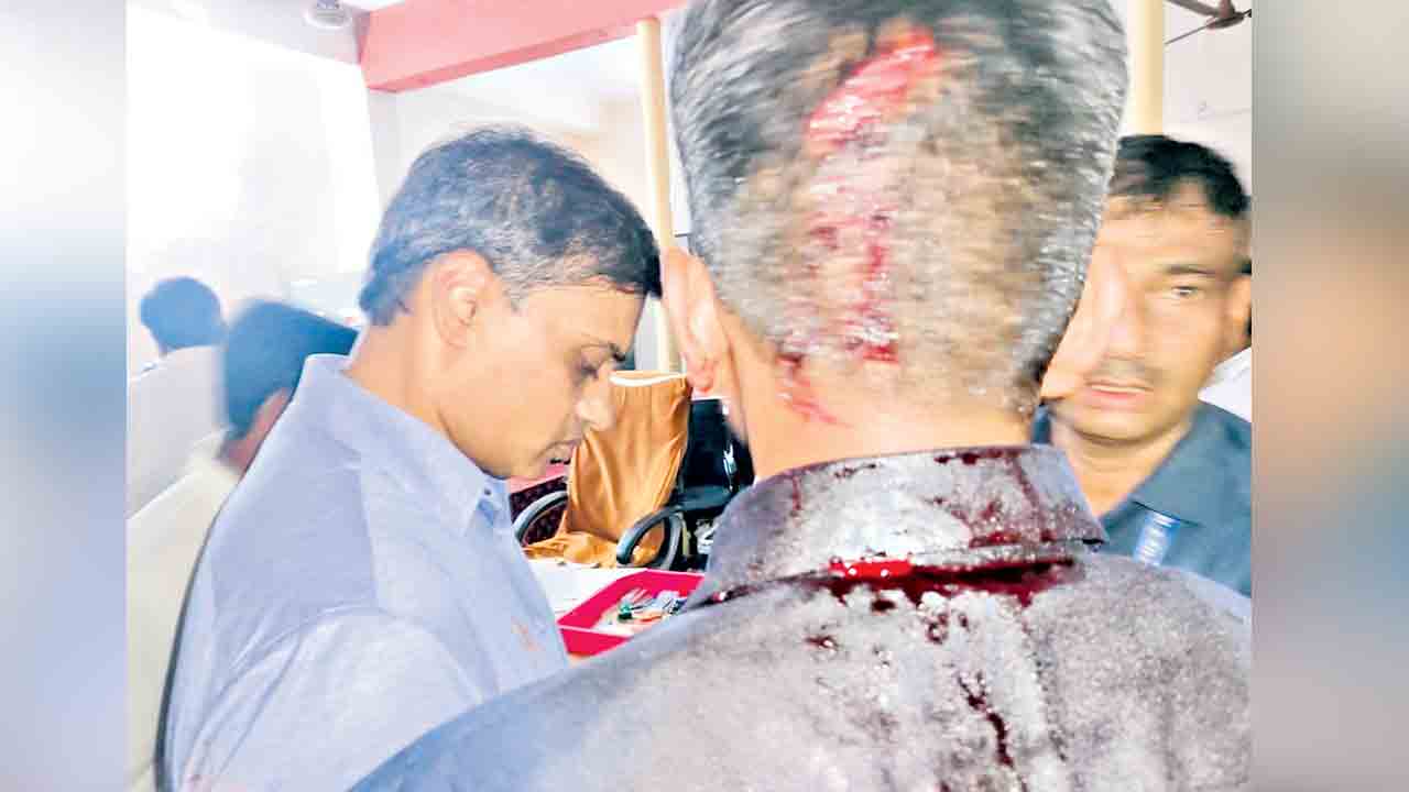ఏపీ స్థానిక ఎన్నికల నామినేషన్లలో ఉద్రిక్తత