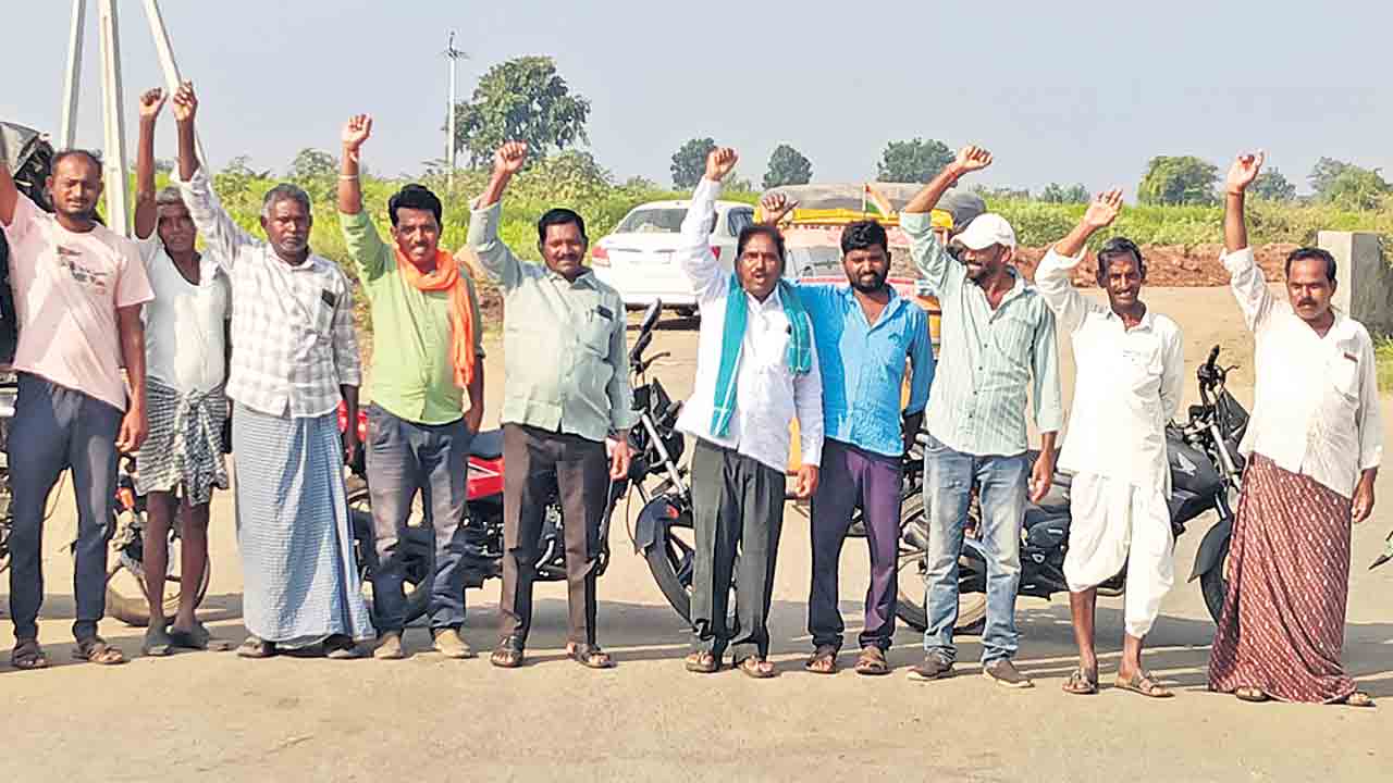 మోటర్లు తొలగించొద్దు.. పంటలు ఎండిపోతే చావే దిక్కు