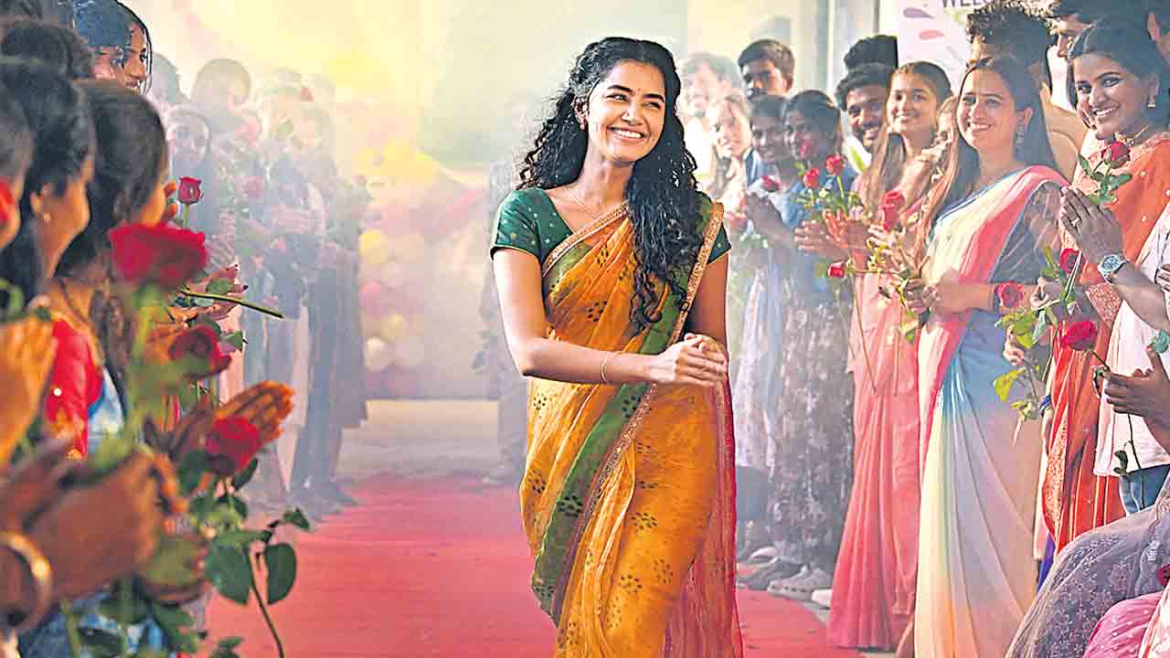 సింగిడి రంగులలో పొంగే ఆకాశం..
