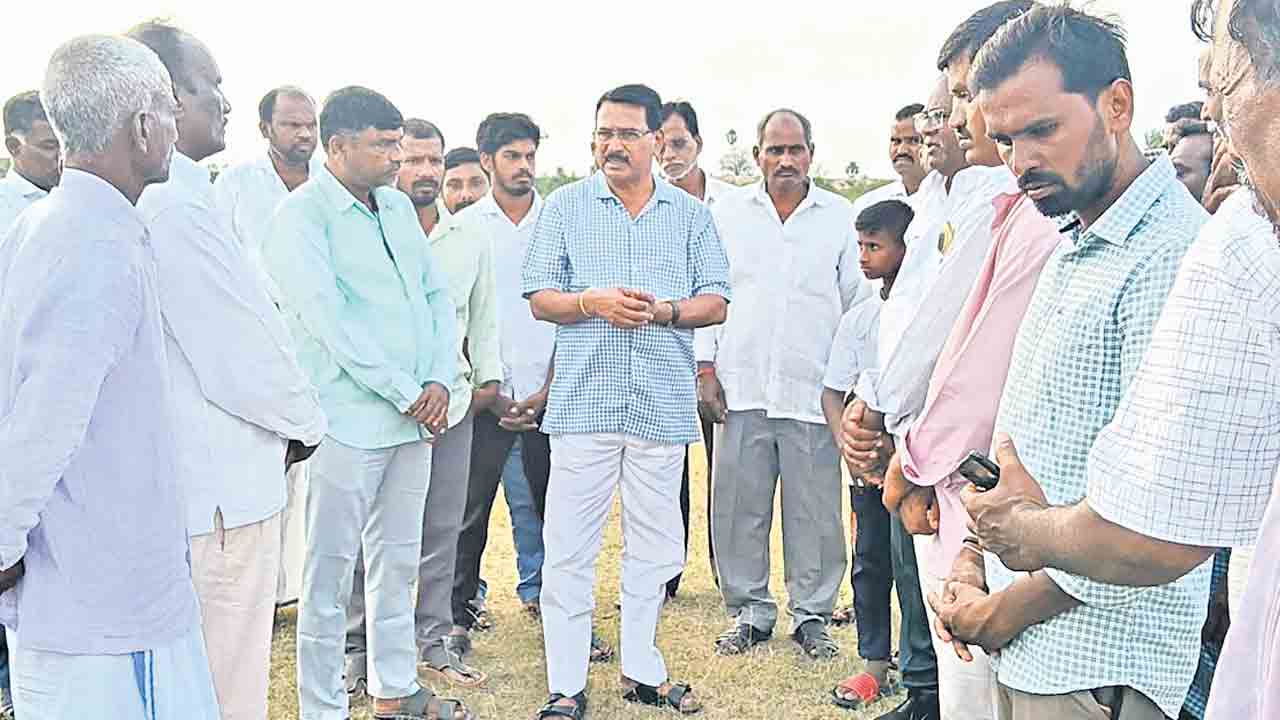 చివరి ఆయకట్టుకూ నీళ్లివ్వాలి.. మాజీ మంత్రి సింగిరెడ్డి నిరంజన్‌రెడ్డి