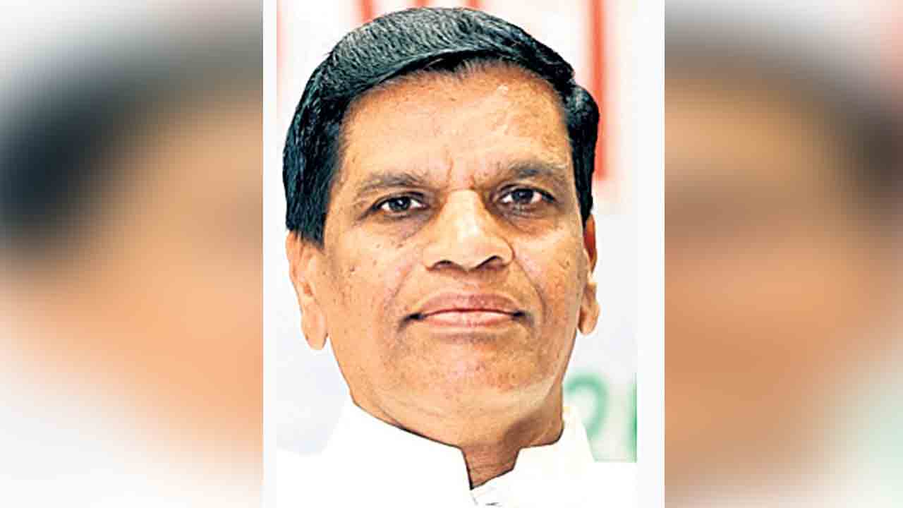 పాడి, కోళ్ల పరిశ్రమపై కరువు పంజా.. భారీగా తగ్గుతున్న గుడ్లు, పాలు, మాంసం దిగుబడులు