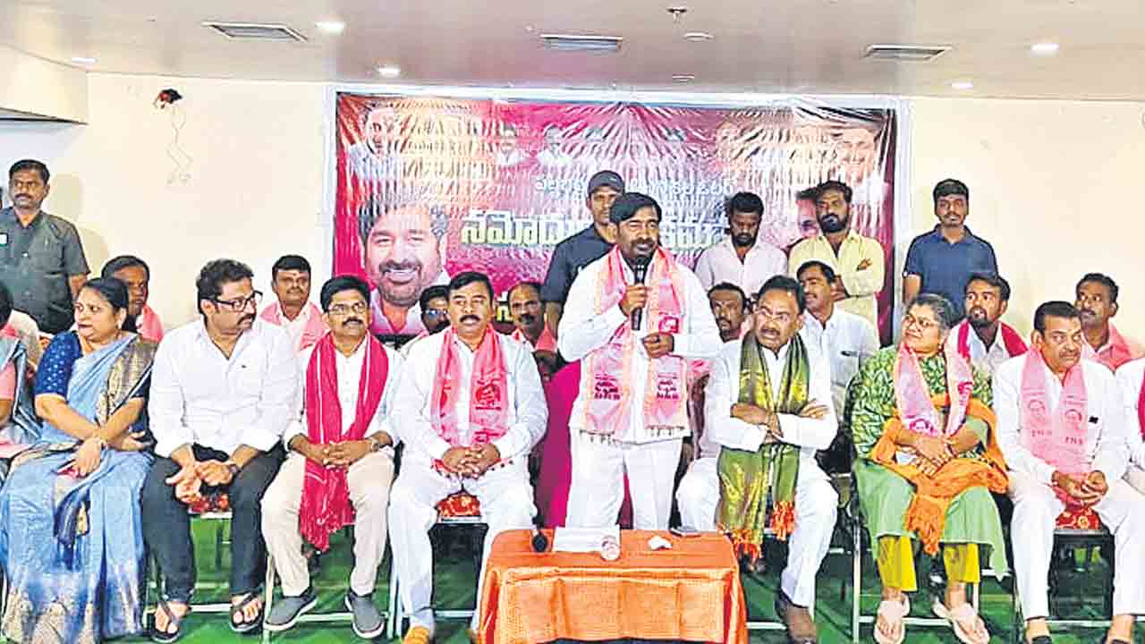 కాంగ్రెస్‌ నిర్లక్ష్యంతోనే కరువు.. పంటలు ఎండుతున్నా పట్టని సర్కార్‌