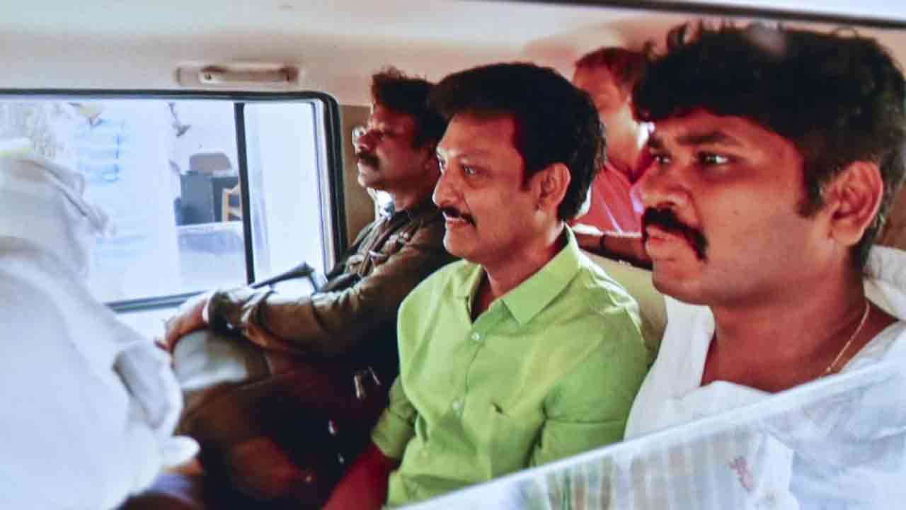 రూ.100 కోట్ల లంచాలు.. డీఎంకే మాజీ మంత్రి అరెస్ట్‌