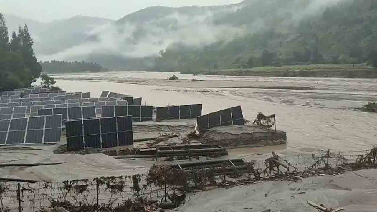 హిమానీ నదం విస్ఫోటం.. భూటాన్‌లో వరదలు