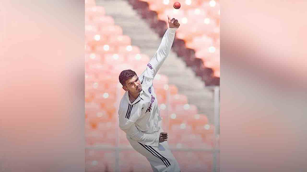 తన్మయ్‌ సిక్సర్‌.. 174 రన్స్‌కే ఆస్ట్రేలియా ఆలౌట్‌