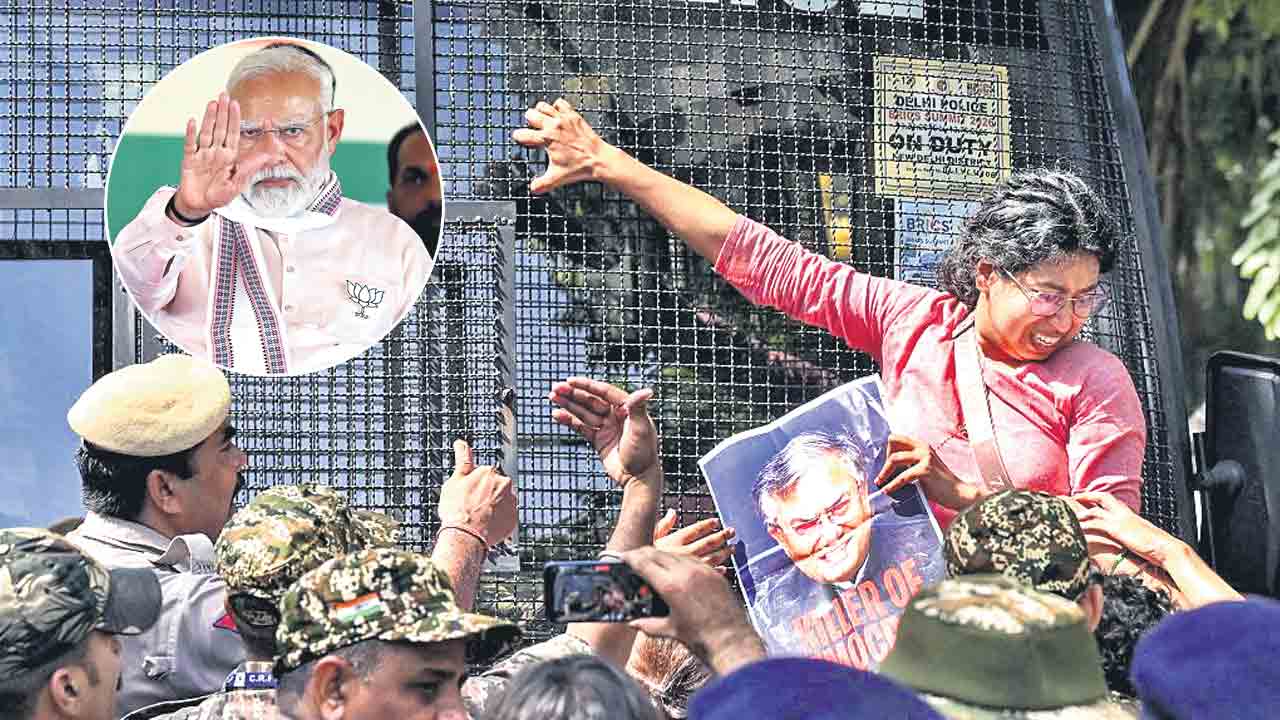 ఫాసిజం పాలన ప్రారంభమైందా?