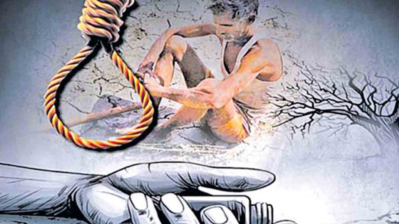 అప్పులబాధతో ఉరేసుకున్న రైతు