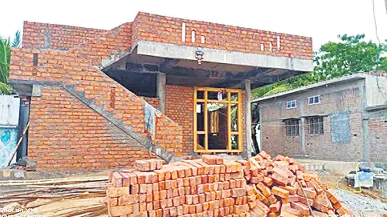 30 ఫీట్ల రోడ్డు లేకపోతే ఇల్లు కట్టలేరు