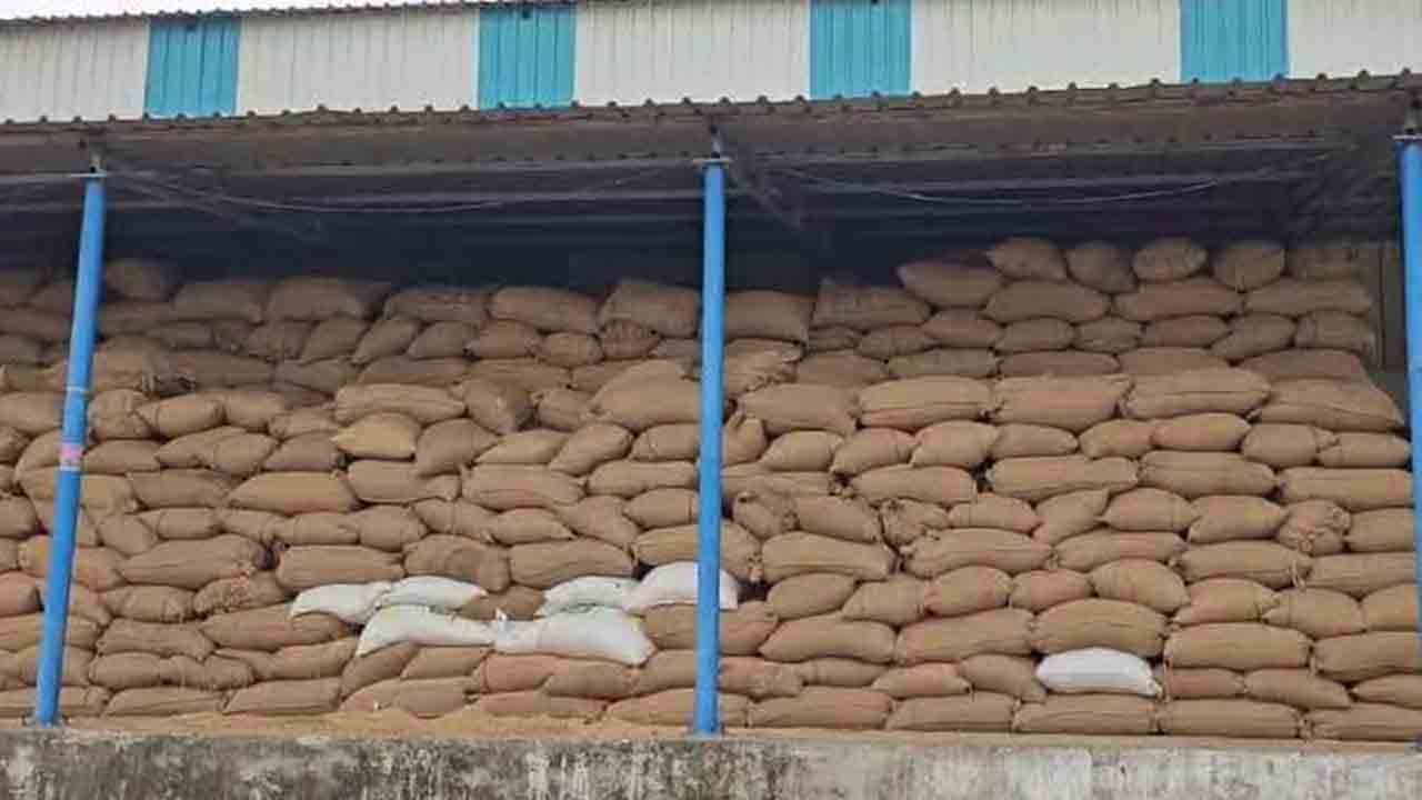 ధాన్యం మాయంలో దోచిందెంత?
