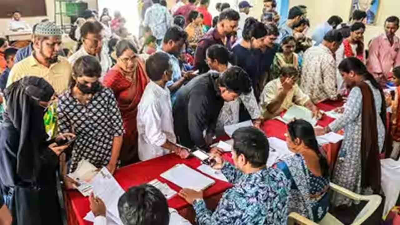 ముస్లిం ఓటర్ల తొలగింపునకు కుట్ర