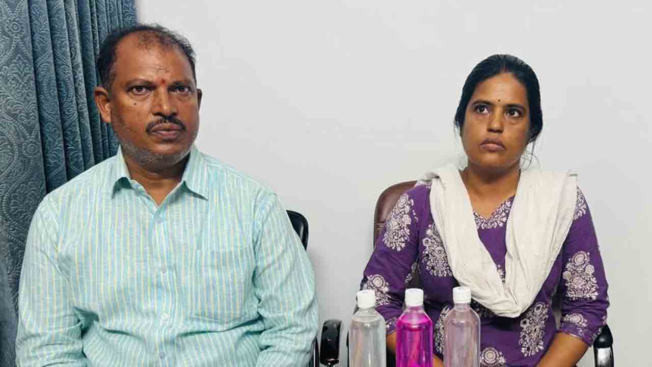 ఏసీబీకి చిక్కిన ఇద్దరు