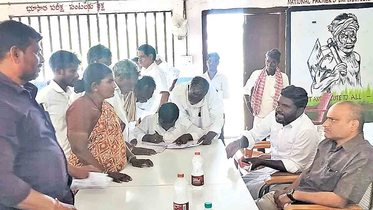 పేరపళ్ల రైతులకు న్యాయం చేస్తాం