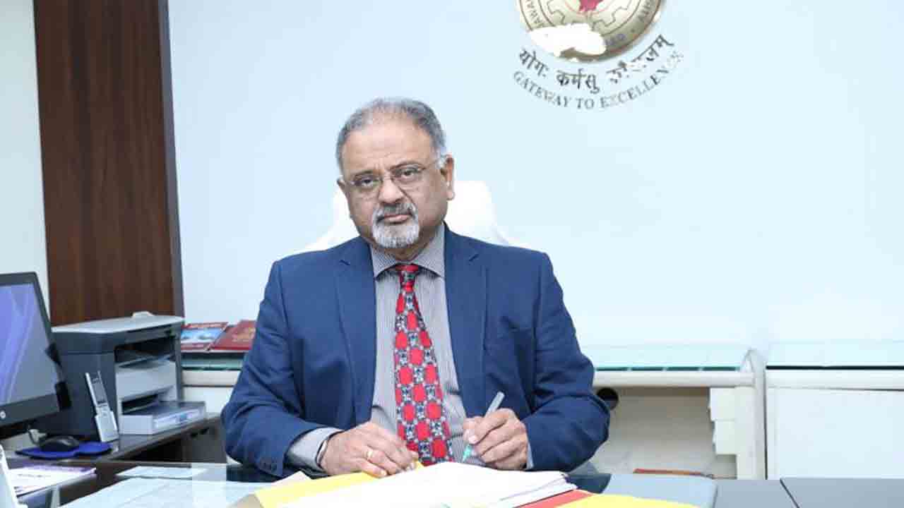 ‘మీరు పిల్లలు కనడానికే సరిపోతరు!’