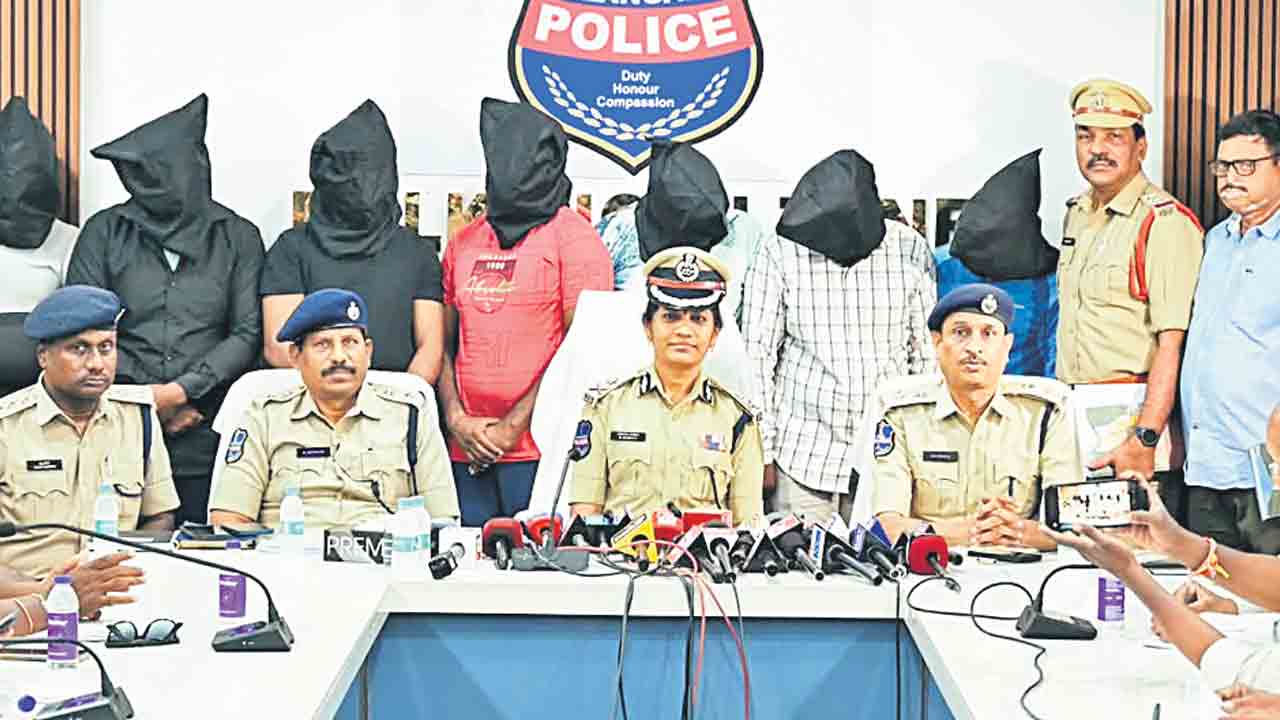 ఆయుధాల చోరీలో ఉగ్రకోణం లేదు