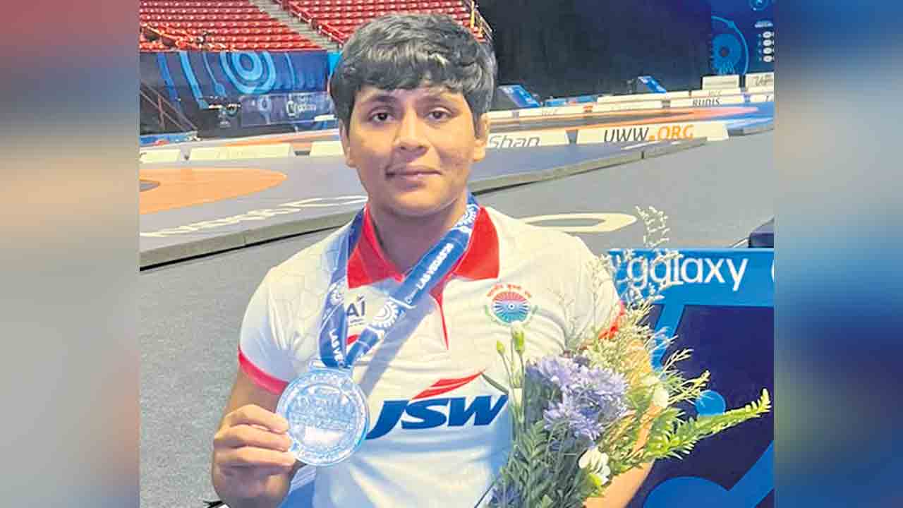 అమృతకు రజతం