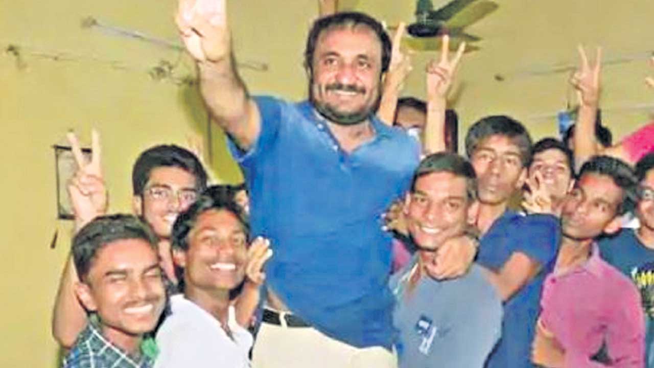 ఆనంద్‌ సూపర్‌ 30 యూట్యూబ్‌లో ఇన్ఫినిటీ