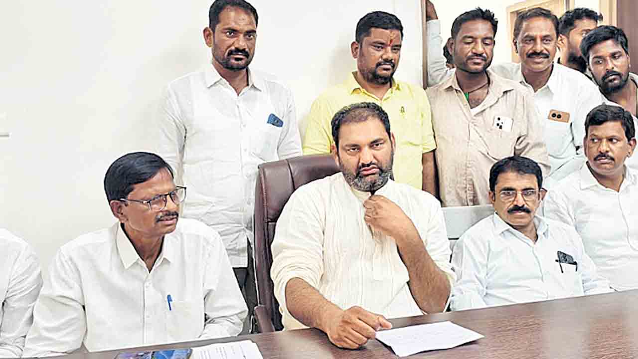 మంత్రి కోమటిరెడ్డీ.. మా కడుపు కొట్టొద్దు