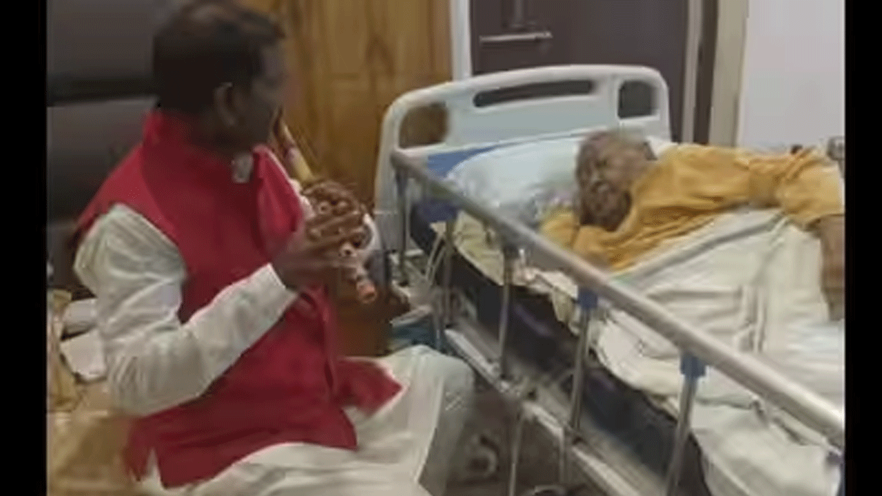 Viral News | అనారోగ్యంతో ఉన్న అమ్మ‌కోసం అర్జున్ ముండా వేణుగానం..!