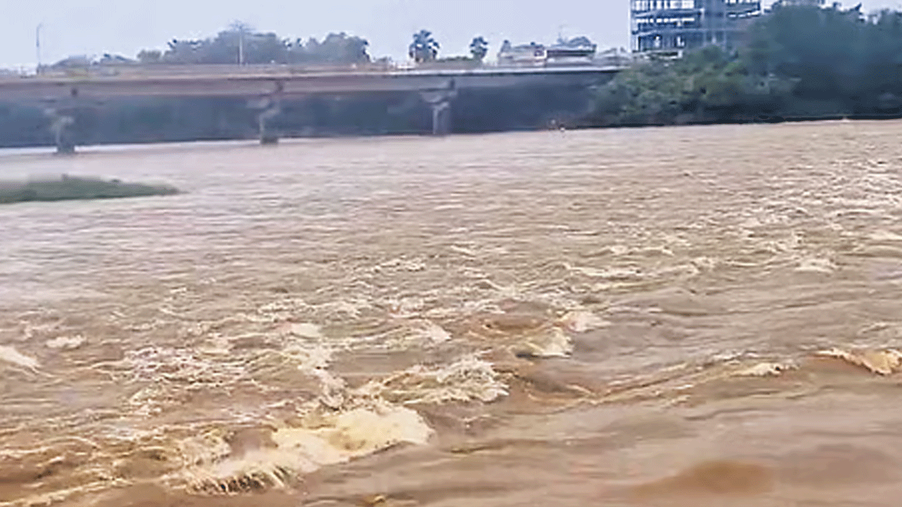 AP News | అర్న‌బ్ ఎఫెక్ట్‌.. బ‌హుదా న‌దికి భారీగా వ‌ర‌ద‌.. మూడో ప్ర‌మాద హెచ్చ‌రిక జారీ..!