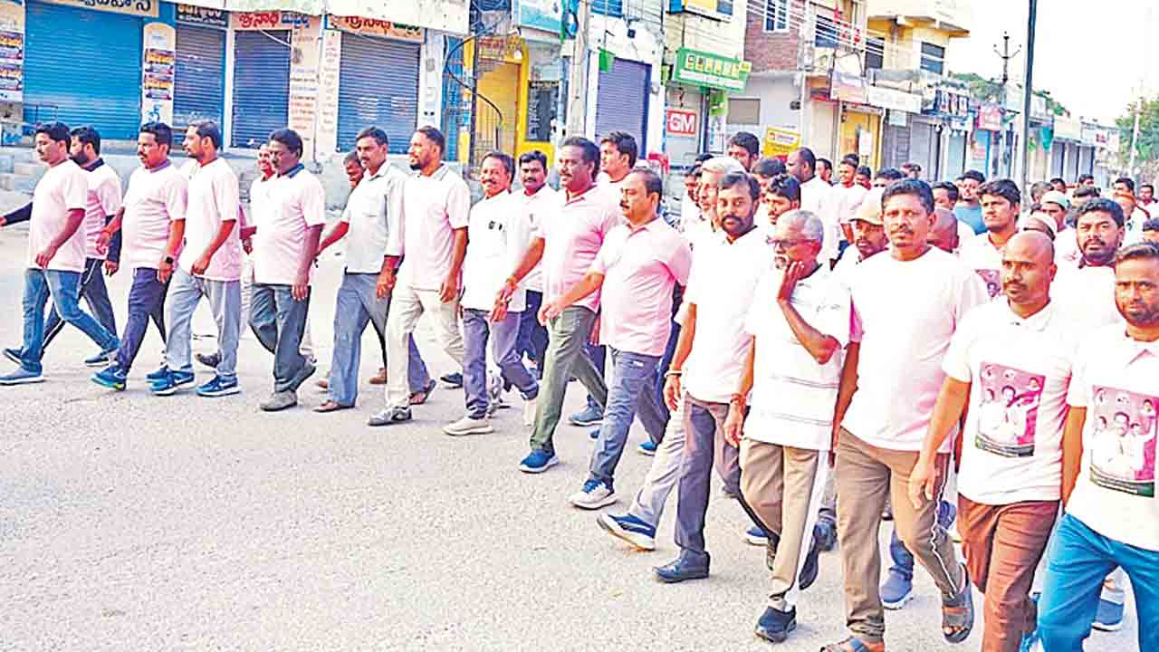 కేసీఆర్‌ హయాంలో అభివృద్ధి పథం.. బీఆర్‌ఎస్‌ గద్వాల నేత హనుమంతు